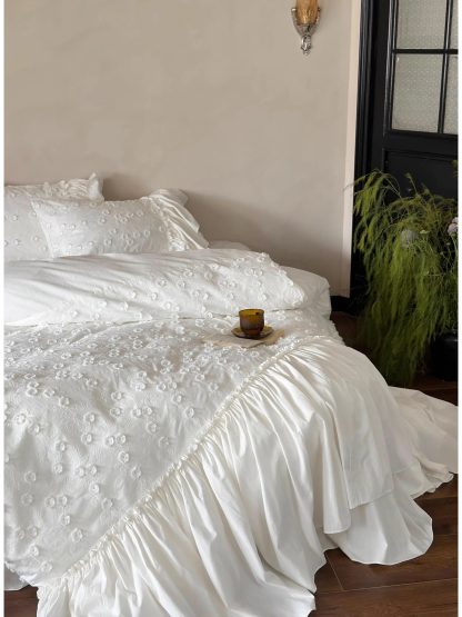 3D embroidered pure white bedding four-piece set - Image 4