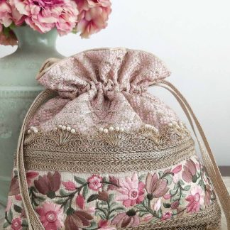 Pastoral lace floral drawstring bag