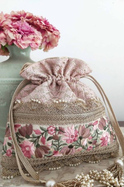 Pastoral lace floral drawstring bag
