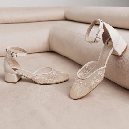 Morning Mist Lace Embroidered Chunky Heel Sandals - Image 2