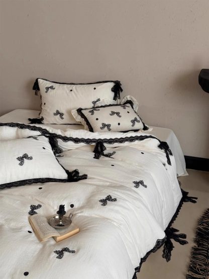 Retro bow contrast lace four-piece bedding set - Image 3