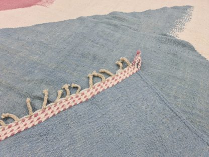 Handmade geometric contrasting tassel rug - Image 2