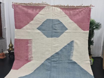 Handmade geometric contrasting tassel rug - Image 9
