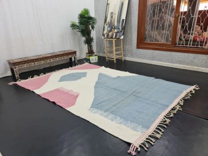 Handmade geometric contrasting tassel rug - Image 7