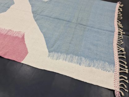 Handmade geometric contrasting tassel rug - Image 6