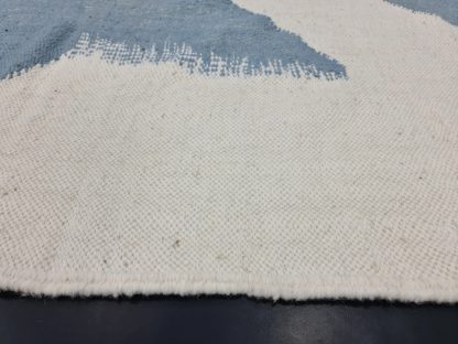 Handmade geometric contrasting tassel rug - Image 5