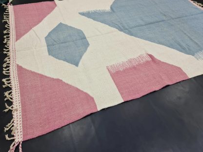 Handmade geometric contrasting tassel rug - Image 4
