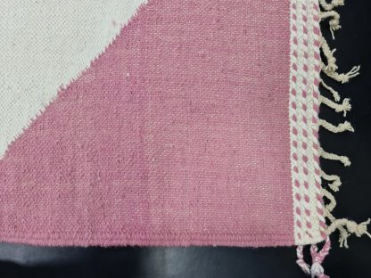 Handmade geometric contrasting tassel rug - Image 3