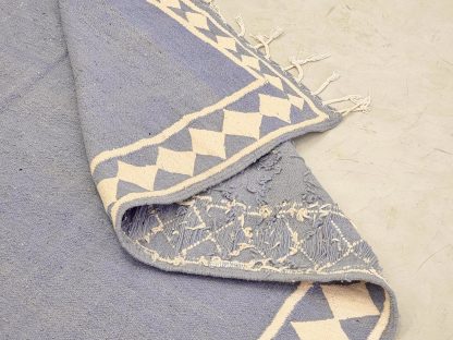 Handmade blue and white geometric tassel carpet - Image 2
