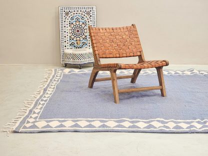Handmade blue and white geometric tassel carpet - Image 5
