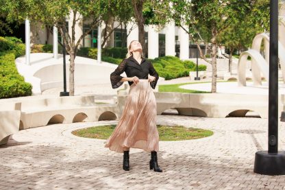 Light pink multi-layered pleated high-waisted maxi skirt - Image 3