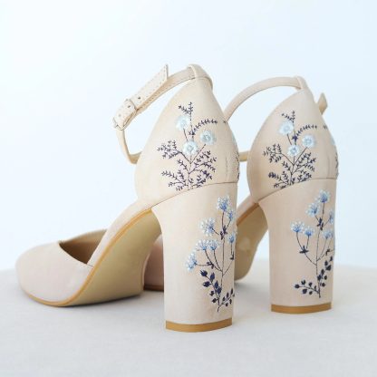 Creamy white vintage embroidered chunky heel strappy high heels - Image 3
