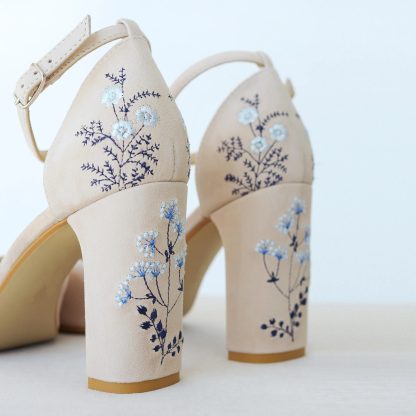Creamy white vintage embroidered chunky heel strappy high heels - Image 2
