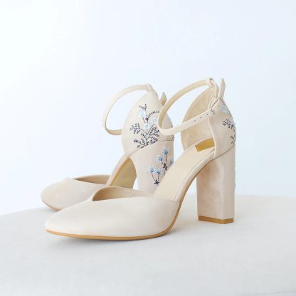 Creamy white vintage embroidered chunky heel strappy high heels