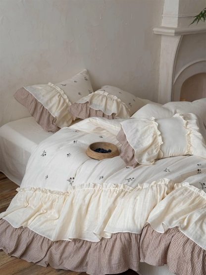 Pastoral patchwork ruffled four-piece bedding set - Image 7