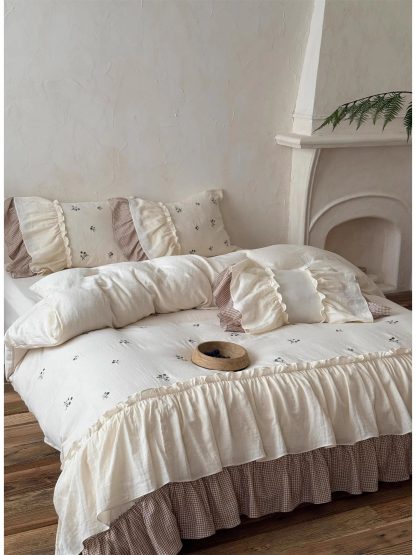 Pastoral patchwork ruffled four-piece bedding set - Image 6