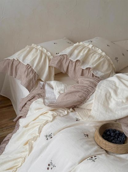 Pastoral patchwork ruffled four-piece bedding set - Image 4