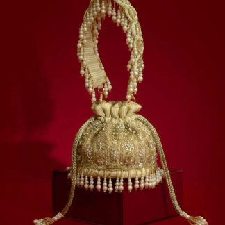 Palace-style pearl embroidered handbag