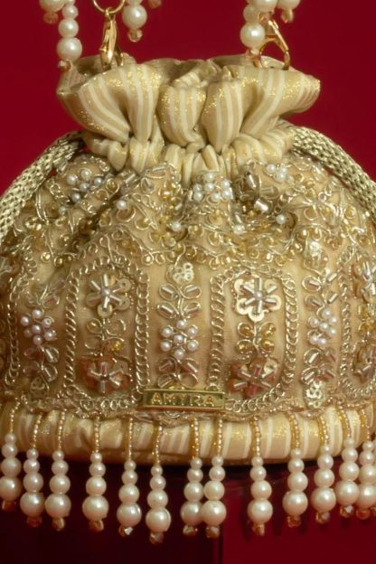 Palace-style pearl embroidered handbag - Image 6