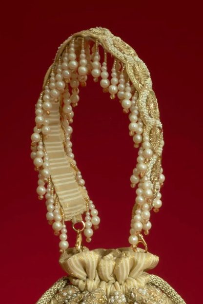 Palace-style pearl embroidered handbag - Image 5