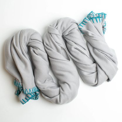 Light grey contrast hand-stitched throw blanket - Image 10