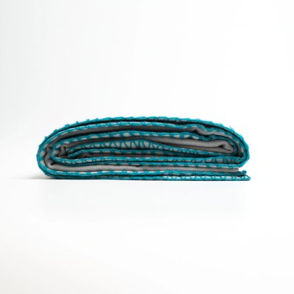 Light grey contrast hand-stitched throw blanket - Image 8