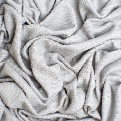 Light grey contrast hand-stitched throw blanket - Image 4