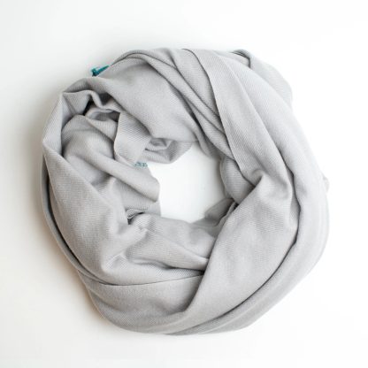 Light grey contrast hand-stitched throw blanket - Image 2
