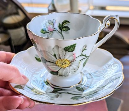 Hand-painted white camellia tea cup - Image 4