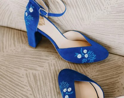 Sky Flower Embroidered Block-Heel Sandals - Image 5