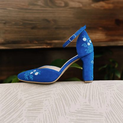 Sky Flower Embroidered Block-Heel Sandals