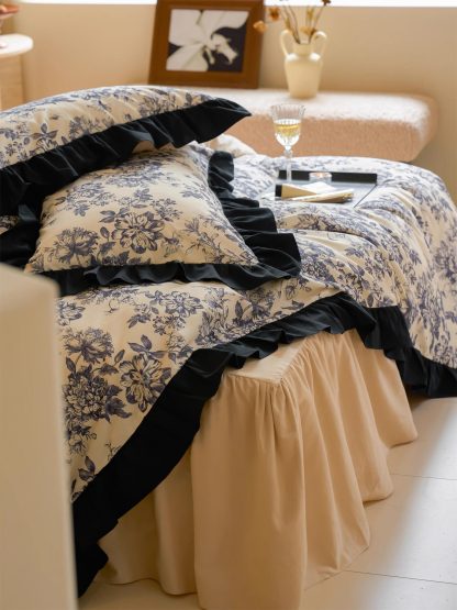 Blue and white floral ruffled four-piece bedding set - Image 8