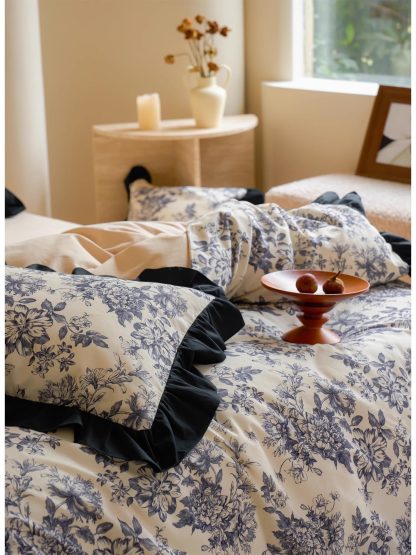 Blue and white floral ruffled four-piece bedding set - Image 4