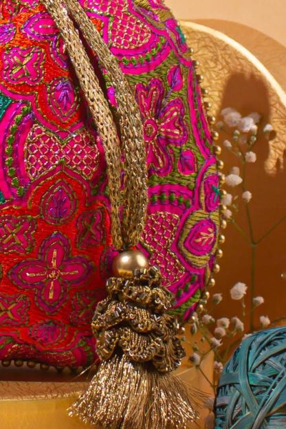 Bohemian contrast embroidered tassel bag - Image 6