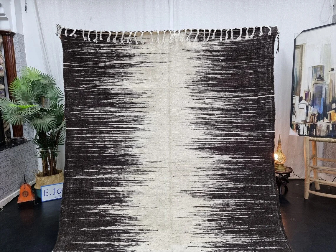 Handmade gradient line tassel carpet - Image 9