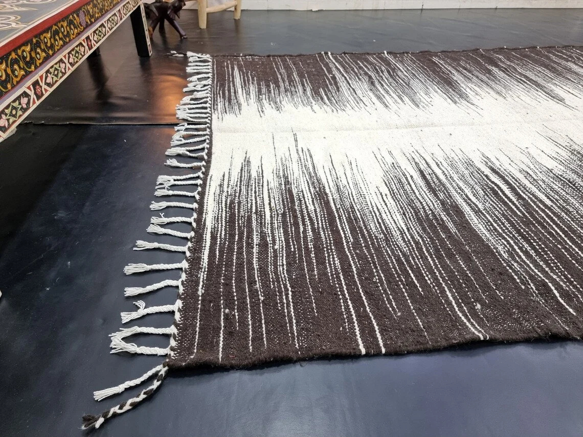 Handmade gradient line tassel carpet - Image 6