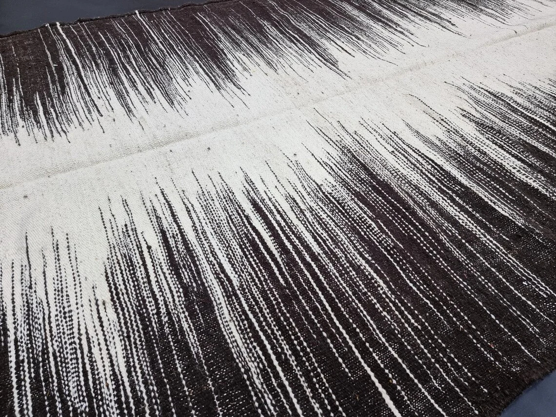 Handmade gradient line tassel carpet - Image 5