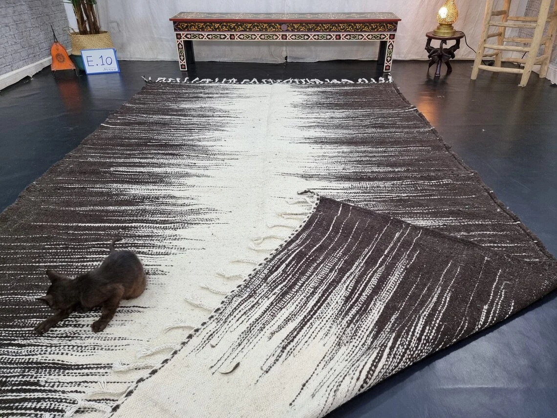 Handmade gradient line tassel carpet - Image 3