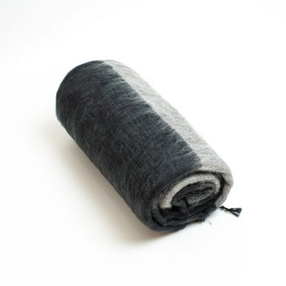 Gray and black gradient tassel blended blanket - Image 9