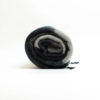 Gray and black gradient tassel blended blanket - Image 2