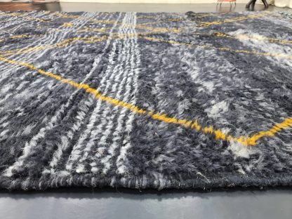 Gray contrasting handmade tassel rug - Image 4
