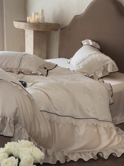 Light luxury embroidered four-piece bedding set - Image 10