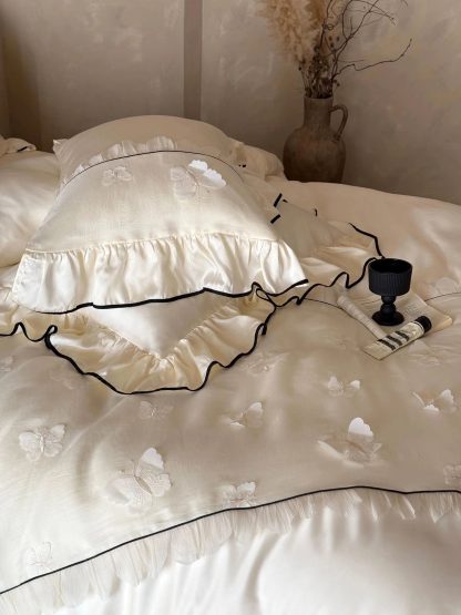 Light luxury embroidered four-piece bedding set - Image 6