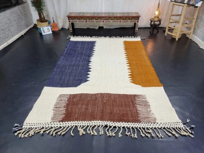Handmade earth-tone contrast tassel rug