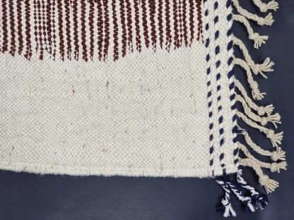 Handmade earth-tone contrast tassel rug - Image 4