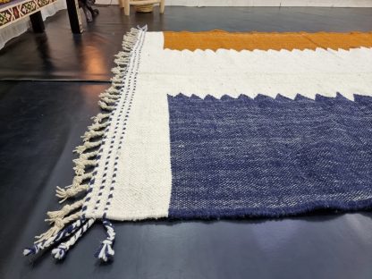 Handmade earth-tone contrast tassel rug - Image 3