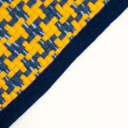Houndstooth yellow and blue blend throw blanket - Image 4