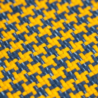 Houndstooth yellow and blue blend throw blanket - Image 3