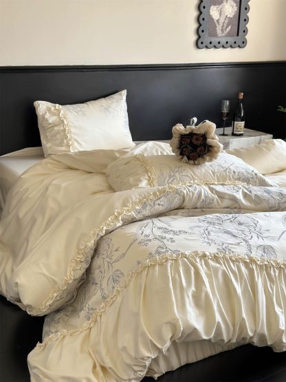 Beige light luxury high-end bedding four-piece set - Image 9