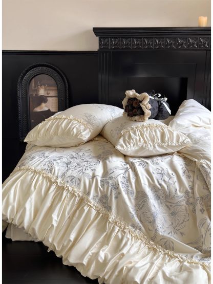 Beige light luxury high-end bedding four-piece set - Image 8